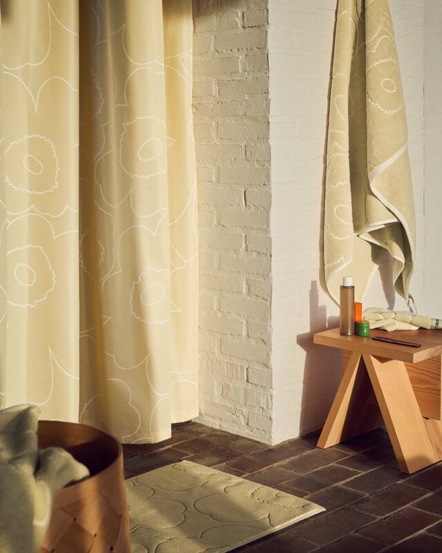 Nordic Poppy Floral Printed Commercial Shower Curtains